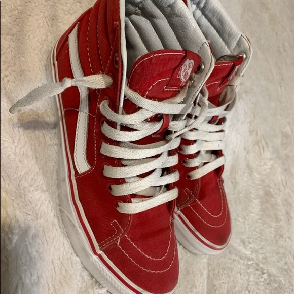Red vans - Picture 2 of 3